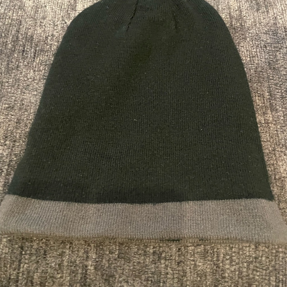 Black Diamond Dark Black and Gray Beanie - Picture 2 of 7
